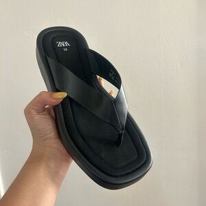 Zara Black Flip Flop Sandals